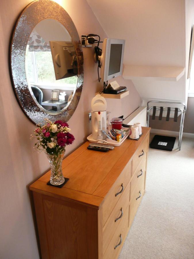 Гостевой дом Glenville House - Adults Only - Incl Free Off-site Health Club With Swimming Pool, Hot Tub, Sauna & Steam