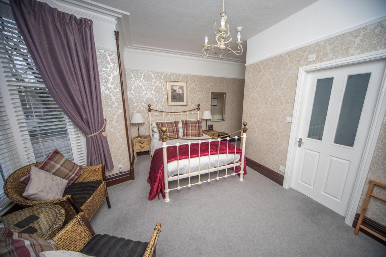 Гостевой дом Glenville House - Adults Only - Incl Free Off-site Health Club With Swimming Pool, Hot Tub, Sauna & Steam Боунес-он-Уиндермер