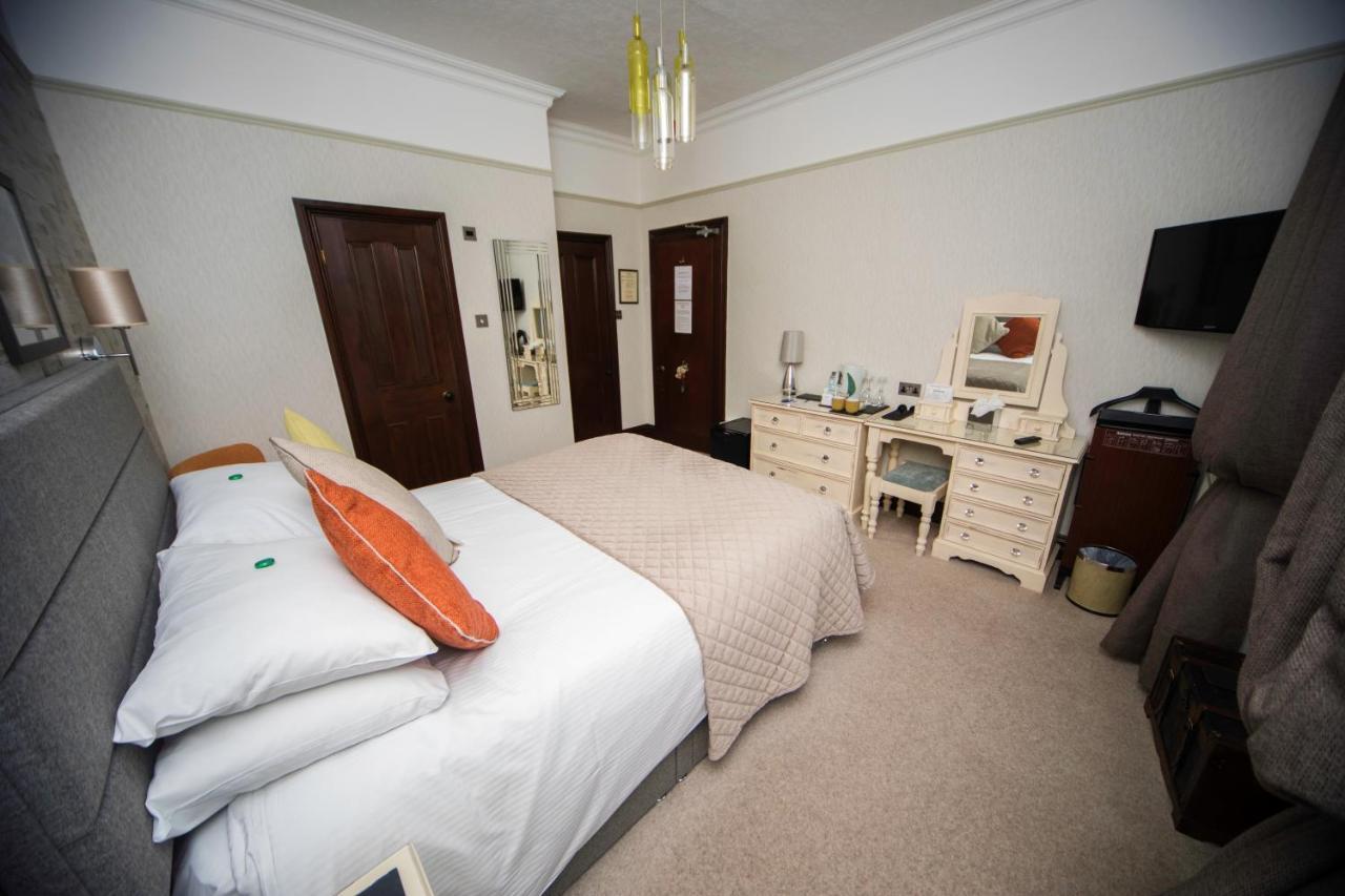 Гостевой дом Glenville House - Adults Only - Incl Free Off-site Health Club With Swimming Pool, Hot Tub, Sauna & Steam Боунес-он-Уиндермер