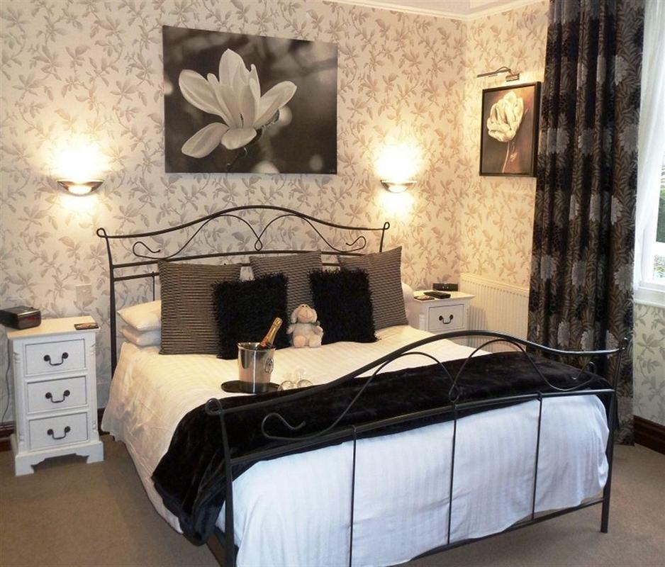 Гостевой дом Glenville House - Adults Only - Incl Free Off-site Health Club With Swimming Pool, Hot Tub, Sauna & Steam 4*