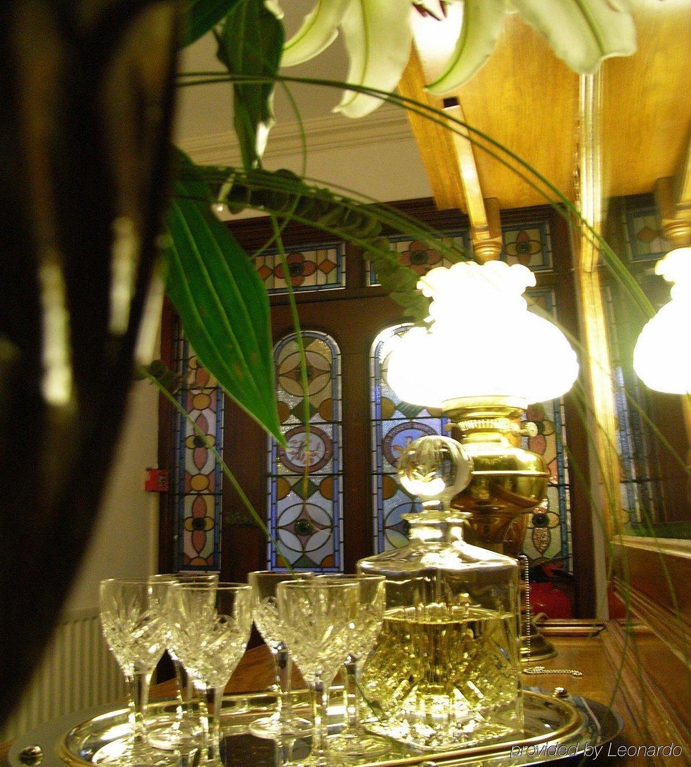 Гостевой дом Glenville House - Adults Only - Incl Free Off-site Health Club With Swimming Pool, Hot Tub, Sauna & Steam 4*